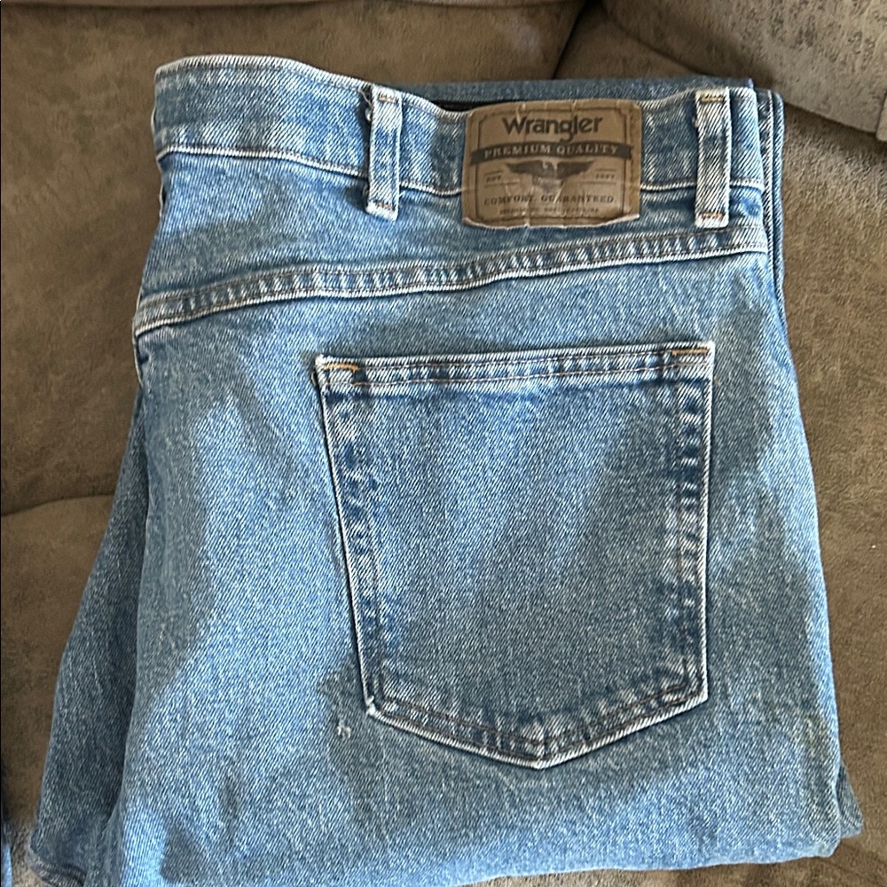 Wrangler Men's Light Blue Jeans